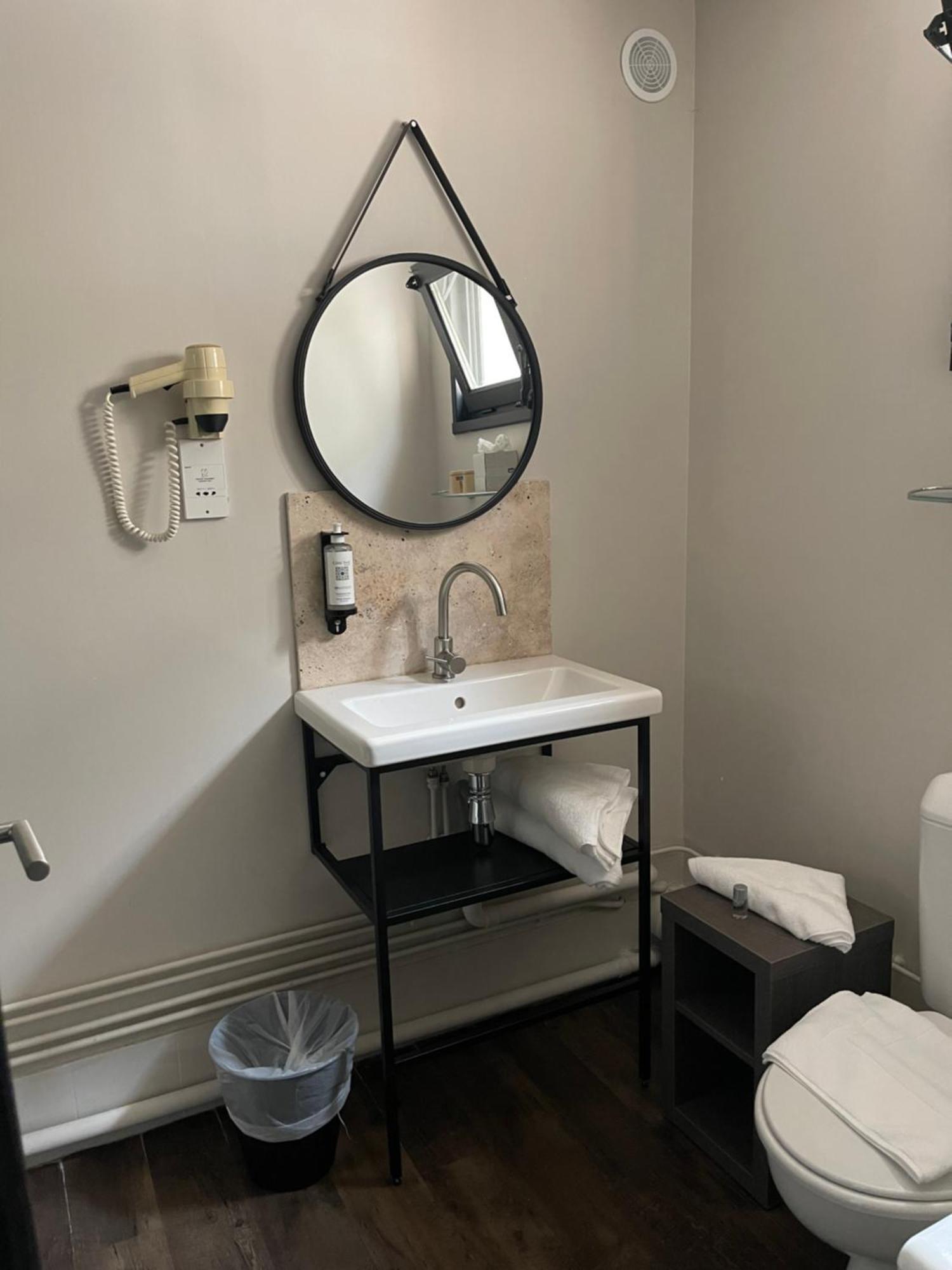 Le Victoria Boutique Hotel Saint-Paul-Trois-Châteaux Kültér fotó